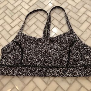 Black and white Lululemon sports bra